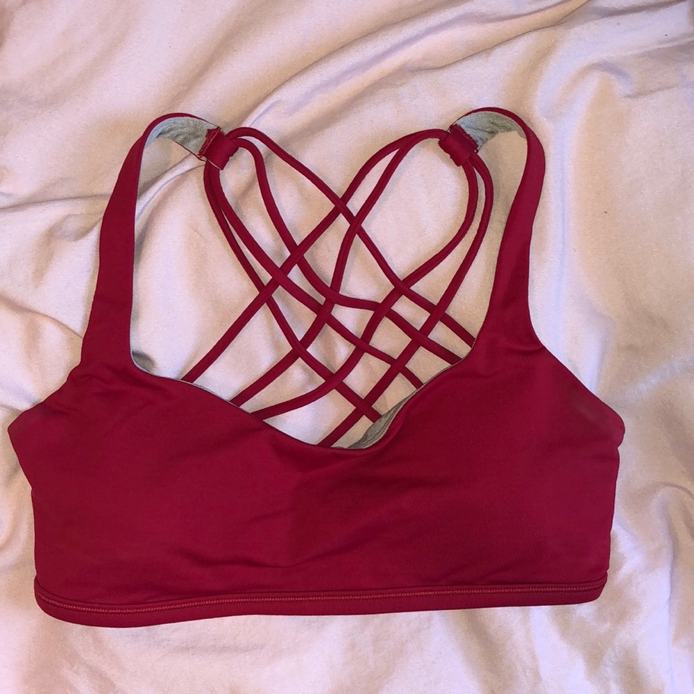 Red lululemon free to be sports bra